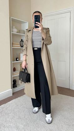 Winter Fashion Outfits Work Casual, Airport Outfit With Blazer, Sambas Adidas Women Outfit Dress, Sambas With A Dress, Fall Outfits With Sambas, Winter Outfit Inspo Casual, Winter Outfit Old Money, Casual Winter Outfits 2024, Winter Office Looks