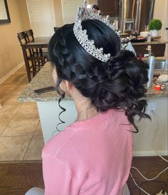 Quinceañera Hairstylehairstyles hairstyle updo updohairstyles formalhairstyle formalhair peinados peinadosfaciles peinadoscontrenzas peinadosocial peinadosrecogidos peinadosbonitos peinadosdefiesta peinadodenovia peinadosdefiesta houstonhairstylist houstonhair houstonhairstylists hairstylist hairdresser ighairgoals homecominghair updo updohairstyles updohairstyle hairtransformation hairjourney hairoftheday quincehair quinceañera quincenera quinceaños promh Sweet 15 Hairstyles, Pink Quince, Hoco Hair Ideas Updo Hairstyle