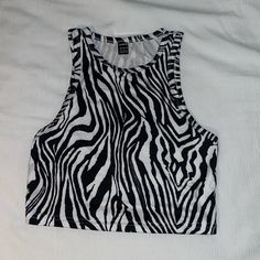 Shein Brand, Zebra Print, Tight Fitting Cropped Tank Top, Size Medium, Never Worn, Going Out Top Striped Fitted Crop Top Tank, Fitted Striped Crop Top Tank, Fitted Black Top With Tiger Print, Fitted Black Tiger Print Top, Casual Sleeveless Zebra Print Top, Casual Fitted Top With Tiger Print, Fitted Black Top With Zebra Print, Fitted Black Zebra Print Top, Trendy Black Zebra Print Tops