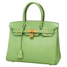 Amazing Birkin 30 in Cricket Green Epsom leather. The plastics are still on the jewelry. Padlock, zipper pull, bell and keys (2) are present. The bag is in very good condition and has only been worn once, it's a recent model. Made in France Dimensions : 30 x 21 x 16 cm : 30 x 21 x 16 cm Stamp : letter U Year : 2022 Jewelry : gilded metal The bag will be delivered in its original Hermès box and dustbag. Stamp Letter, 2022 Jewelry, The Plastics, Birkin 30, Hermes Birkin 30, Hermes Box, Jane Birkin, Hermes Bags, Grace Kelly