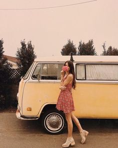 60s Aesthetic Photography, 1970s Aesthetic, 50s Aesthetic, 70’s Aesthetic, 60s Aesthetic, Bus Girl, Hippie Aesthetic, Wallpaper Retro