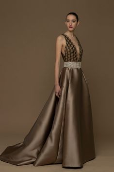 Plunging neckline sweep train dress featuring fully beaded belt - HerTrove Isabel Sanchis, Exclusive Gowns, Train Dress, Formal Cocktail Dress, Beaded Belt, Dressy Dresses, Couture Gowns, Dress Evening, Gold Dress