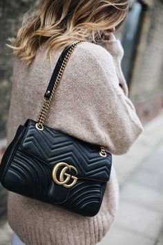 Black Gucci Bag, Gucci Marmont Bag, Street Style Bags, Best Designer Bags, Cheap Purses, Gucci Handbag, Popular Handbags