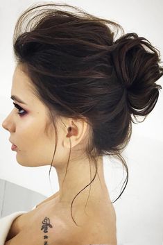 Messy Bun Hairstyles, Short Hair Updo, Trending Hairstyles, Hair Pictures, Stylish Hair, Bad Hair, Messy Bun, Trendy Hairstyles