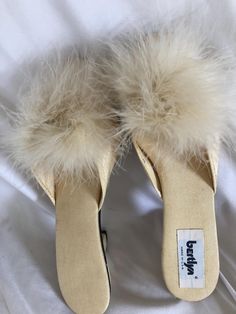 1950's Vintage Glamorous Bertlyn slippers with marabou feathers size 6-61/2 made in the USA. Lightly worn in the home. In beautiful shape. 1950s Glamour, Marabou Feathers, Women's Slip Ons, Care Box, Kailua Kona, Fashion 1950s, Vintage Glamour, Retail Therapy, 1950s Vintage