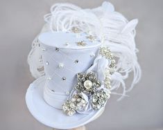 Spooky Dress, Bridal Party Hats, Bridal Mini, Hat Tea Party, Welding Crafts, Tea Hats, Three Flowers