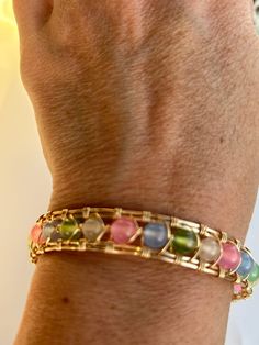 Gemstone Bangle Bracelets, Gemstone Bangle, Jade Gemstone, Estilo Boho, Jewelry Ideas, Bangle Bracelet, Bangle Bracelets, Jade, Bangles