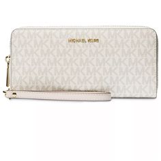 Michael Kors Large Continental Wallet Wristlet White (Nwt) Questions? Leave A Comment Below! Micheal Kors Wallet, Mk Wallet, Gold Wallet, Bags Michael Kors, Key Wallet, Wallet Wristlet, Large Wallet, Birthday List, Michael Kors Wallet