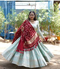 Choli New Designs, Marriage Garba Chaniya Choli, Chaniyacholi Designs Latest, Marriage Chaniya Choli Design, Gagra Choli Blouse Designs, Saree Chaniya Choli Style, Chaniya Choli From Saree, Latest Choli Designs For Lehnga, Bandhani Lehenga Designs