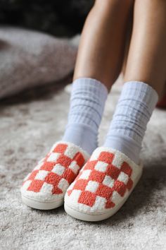 Enjoy all-day comfort and style with these playful red checkered house slippers! With a cushioned insole and anti-skid sole, you can stay safe and cozy all day long. Get your feet the comfort and style they deserve! 40-41/S 5/6 42-43/M 7/8 44-45/L 9/10 model wearing a Large Red Checkered, House Slippers, Stay Safe, 9 And 10, Slippers, Red, How To Wear