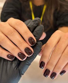 Short Gel Nails Black, Kutek Disney, Nagellack Trends, Short Gel Nails, Nagel Tips, Business Savvy, Smink Inspiration, Her Nails, Makijaż Smokey Eye