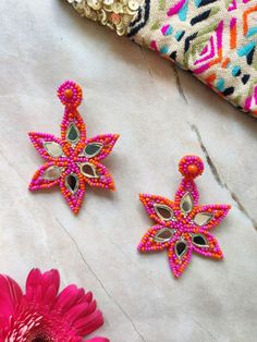 Star Mirror, Bridal Jewellry, Mirror Earrings, Beaded Diy, Western Jewellery, Hand Embroidered Jewelry, Glass Painting Patterns, Embroidered Jewelry