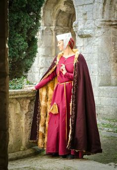 Welkin Moon, 13th Century Fashion, 13th Century Clothing, 15th Century Clothing, French Lady, Medieval Gown, Medieval Garb, Historical Costuming, Medieval Aesthetic