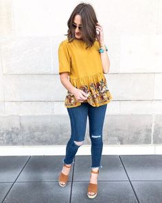 Speing Outfits, Casual Jeans Outfit Summer, Ruffle Tops Outfit, Spring Outfits Boho, Spring Outfits For School, Mode Kimono, Flynn Rider, Jeans Outfit Casual, Yellow Shirt