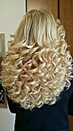 Bouffant Hair, Curls For Long Hair, Long Curls, Beautiful Curls, Long Blonde, Tape In Hair Extensions, Modern Hairstyles