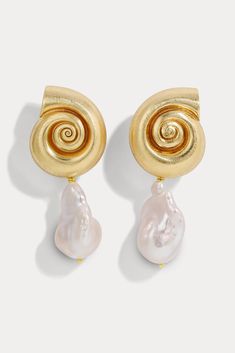 La Mer Baroque Shell Earring – Lili Claspe Lili Claspe, Bridal Jewels, Baroque Pearl Earrings, Clay Jewelry Diy, Funky Jewelry, Jewelry Lookbook, Shell Earrings, Jewelry Cleaner, Jewelry Inspo