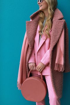 PINK on PINK Mode Monochrome, All Pink Outfit, Colour Combinations Fashion, Color Combinations For Clothes, All Pink, Pink Coat