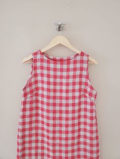 Sleeveless Gingham Tops For Summer, Gingham Dress For Summer Daywear, Gingham Dresses For Summer Daywear, Plaid Daywear Dresses For Summer, Sleeveless Gingham Summer Dress, Plaid Tops For Summer Daywear, Chic Summer Plaid Dresses, Packing Station, Vintage Gingham