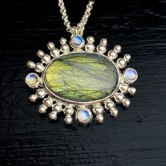 Labradorite & Moonstone Pendant Sterling Silver - MANARI.eu Amethyst And Diamond Ring, Labradorite Cabochon, Tourmaline Necklace, Moonstone Necklace, Moonstone Pendant, Gold Diamond Rings, Moon Stone, Pink Tourmaline, Rose Cut