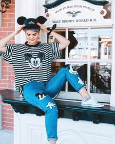 Disney Park Outfit, Disney Outfits Women, Disney Tee, Womens Outfits