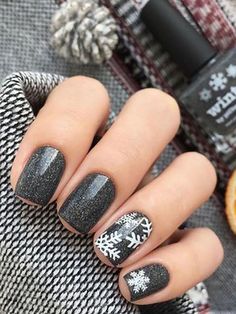 Nail Color Trends, Heart Nail, Nail Colors Winter, Christmas Gel Nails, Winter Nail Designs, Winter Nail, Colorful Nail Designs, Orange Nails, Xmas Nails