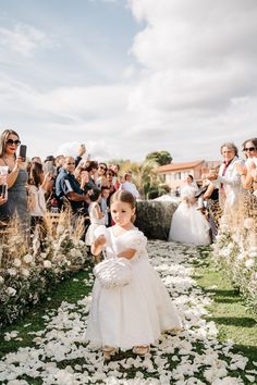 Flower girl in the white dress walking down the aisle Walking Down The Aisle Pictures, Mom Walking Down The Aisle, Flower Girl Walking Down Aisle Ideas, Bride Walking Down The Aisle Photos, Wedding Aisle Photography, Walking Down The Aisle Photos, Wedding Walking Down The Aisle, Ceremony Shots