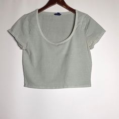 Nwot Cute Little Crop Top Casual Scoop Neck Crop Top, Relaxed Fit Basic Crop Top For Summer, Relaxed Fit Scoop Neck Crop Top For Summer, Casual Spring Crop Top For Everyday, Casual Solid Crop Top For Spring, Simple Cotton Summer Crop Top, Casual Scoop Neck Crop Top For Spring, Simple Cotton Crop Top For Summer, Simple Fitted Crop Top For Summer