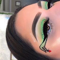 Festive Eye Makeup, Eye Makeup Creative, Holiday Eye Makeup, Festival Eye Makeup, Xmas Makeup, Christmas Eyeshadow, Maquillage On Fleek, Makeup Creative, Christmas Eye Makeup