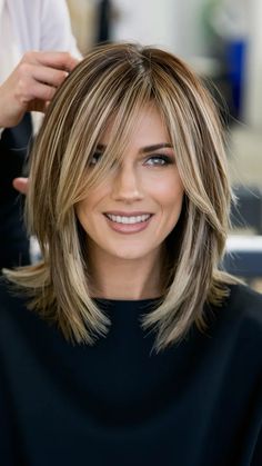 Hair Color Ideas For Brunettes Peekaboo, Hair Color 2025 Trends Women, 2025 Hair Color Trends For Women, Balayage Brunette Short, Best Fall Hair Colors, Peekaboo Hair Color, Diy Highlights Hair, Curly And Straight Hair, Peekaboo Hair Colors