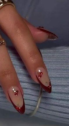 Discover 32 Fall Nails You Need to Try This Year! From chic Fall Gel Nails to Her Nails looks that will leave you obsessed, these Sophisticated Fall Nails are perfect for the season. Get inspired with Fall 24 Nails and Cute Nails For Fall that add a festive touch. Whether you're looking for Nail Inspo Thanksgiving or Classy Acrylic Nails, we’ve got the ultimate Nagel Inspo. Stay on top of the Nails Trends Fall 2024 with Classy Nail Colors Fall and Trending Nail Inspo 2024 for a flawless manic...