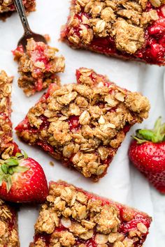 strawberry crisp bars with oats and strawberries on top