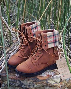 The Lodge Boots, Sweet & Rugged boots from Spool No.72 | Spool No.72 Fall And Winter Boots, Authentic Corsets, Autumn Boots, Vintage Inspired Shoes, Inktober 2024, Winter Flats, Rugged Boots, Cozy Boots, Flat Heel Boots