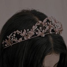 Crown Aesthetic Dark, Maja Core, Emmy Core, Princess Crown Aesthetic, Elizabeth + Core + Aesthetic, Villain Core, Victoria + Core + Aesthetic, Twilight Harry Potter, Dark Princess Aesthetic