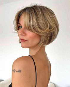 32 Jaw-Length Bob Haircuts to See If You Want a Chic Crop Chin Length Haircuts, Short Hair Trends, Haircut Inspiration, Top Hairstyles, Ombré Hair, Short Bob Haircuts, Long Hair With Bangs, Sleek Hairstyles, Bob Haircuts