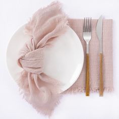 PRICES MAY VARY. Package: Contains 8 pieces of cotton napkins. Each piece is 18"x18". Material: High quality soft cotton like hotel napkins. Hand-dyed from natural material. Features: The edges are carefully hand-pulled on all four sides to get elegant fringe in 0.5”, adding a rustic and vintage look to your dinner table. Occasions: This napkin set is a perfect match with our table runners for wedding party,bridal & baby shower,holiday party,birthday party,Christmas party,Thanksgiving,Valentines Cloth Napkins Wedding, Rustic Dinner, Thanksgiving Napkins, Birthday Table Decorations, Birthday Table, Cloth Napkin, Table Napkins, Cheese Cloth, Wedding Napkins