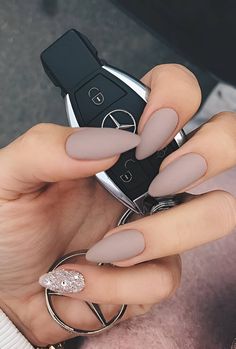 30 Cool Matte Nail Designs To Make You A Beauty Queen Long Lasting Nail Polish, Nude Nail Designs, Super Nails, Nail Art Wedding, Diy Nail Designs, Elegant Nails, Manicure Y Pedicure, Classy Nails, Nail Arts