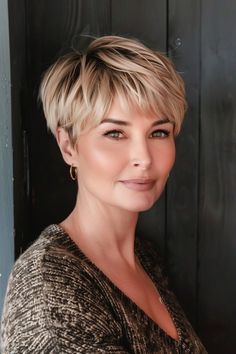 Feathered Pixie Cut, Best Pixie Cuts For Fine Hair, Pixie Cut Fine Hair, White Pixie Haircut, Feathered Pixie Haircut, Shaved Pixie Cut Edgy, Short Feathered Haircuts, Natural 4c Hairstyles, Feathered Haircut