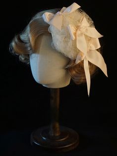 Handmade Veil Bowknot Floral Design Creamy White Mini Hat Floral Veil, Mini Hat, Floral Accessories, Creamy White, Vintage Accessories, Veil, Floral Design, Hats, Floral