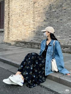 Modest Jean Jacket Outfits, Korean Spring Outfit, Japanese Fashion Street, Japanese Street Style, Dress For Parties, Korean Street Style, Simple Style Outfits, Korean Casual Outfits, Japanese Street