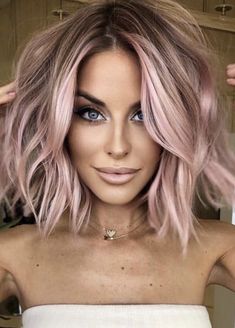 Summer Hair Color Ombre, Vivid Hair Color For Pale Skin, Rose Gold Hair Brunette Short, Short Pastel Pink Hair, Platinový Blond, Rose Gold Short Hair, Cute Pink Hair