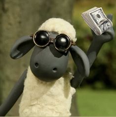 Shaun the sheep with money Sheep Meme, Sheep Cartoon, Aesthetic Animals, Cute Jokes, Jokes Pics, Cool Wallpapers Cartoon