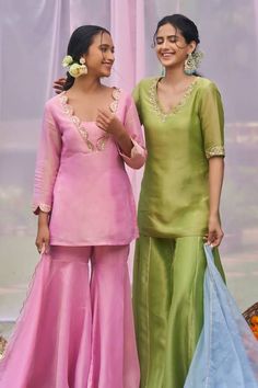 Pink short kurta with zardozi, sequin embroidery in scallop pattern on neckline. Paired with sharara and dupatta. - Aza Fashions Embroidery Zardozi, V Neck Kurta, Blue Dupatta, Kurta Sharara Set, Scallop Pattern, Kurta Sharara, Short Kurta, Sequin Embroidery, Sharara Set