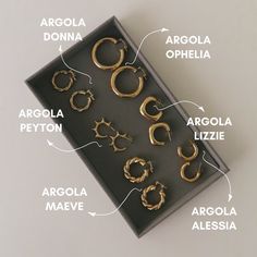 um montão de opções de argolas ✨ difícil decidir qual a favorita! com uma qualidade que ó 👌🏻 acessórios que não causam alergia, não perdem a cor e com alta resistência. Certeza que você vai amar as semijoias APANTA ✨ Compre pelo link da bio. Envios para todo o Brasil. Insta Jewelry Feed, Jewellery Instagram Feed, Jewelry Brand Instagram Feed, Aesthetic Instagram Feed Ideas Business Jewelry, Jewelry Business Ig Feed, Anniversary Boyfriend Gifts, Anniversary Boyfriend, Jewellery Business, Jewellery Packaging