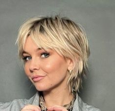 Shaggy Pixie Bob, Cute Bobs For Fine Hair, Shortish Hair, Stylish Short Hair, Hairdos For Short Hair, Hair Brained, Trending Haircuts