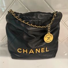 Authentic Black Chanel 22 Mini Bag. Preowned Very Good Condition. Chanel 22 Mini, Chanel 22, Mini Handbag, Chanel Paris, Handbag Black, Mini Handbags, Chanel Bags, Black Handbags, Chanel Bag