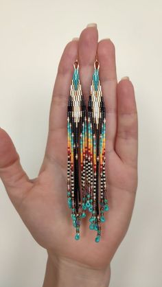 Beaded Jewelry Making, Bead Jewelry Patterns, Native Earrings, Witch Crafts, Seed Bead Jewelry Patterns, Beads Craft Jewelry, Bead Weaving Tutorials, Bead Fringe, Earring Inspo