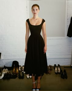 danielleguizio Black Dress Aesthetic, Modest Classy, Outfits Modest, Christmas Party Outfits, Dress Aesthetic, Party Outfits, Mode Inspiration, Looks Vintage, Holiday Collection