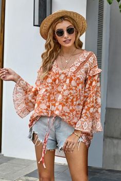 Material: Polyester & Spandex Blend Sizes (measured in inches): S Bust 40 Length 25.5 M Bust 42 Length 26.5 L Bust 44 Length 27 XL Bust 47 Length 28 Flowing Blouse, Boho Trends, Floral Print Tunic, Bohemian Blouses, Printed Tunic Tops, Babydoll Style, Tunic Pattern, Chic Blouses, Tunic Style