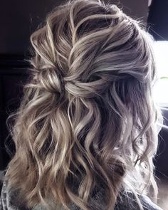 Beach Wedding Hairstyles, Beach Bridal Hair, Bob Wedding Hairstyles, Bridal Hair Down, Unique Wedding Hairstyles, Half Up Wedding Hair, Wedding Hair Half, Wedding Hair Up, Guest Hair