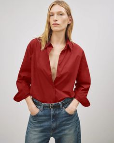 YORKE SHIRT | Nili Lotan Classic Oversized Poplin Blouse, Oversized Classic Poplin Blouse, Classic Poplin Blouse For Daywear, Chic Poplin Top With Relaxed Fit, Relaxed Fit Long Sleeve Poplin Blouse, Poplin Tops With Spread Collar For Daywear, Poplin Top With Spread Collar For Daywear, Oversized Poplin Button-up Top, Classic Poplin Blouse With Spread Collar